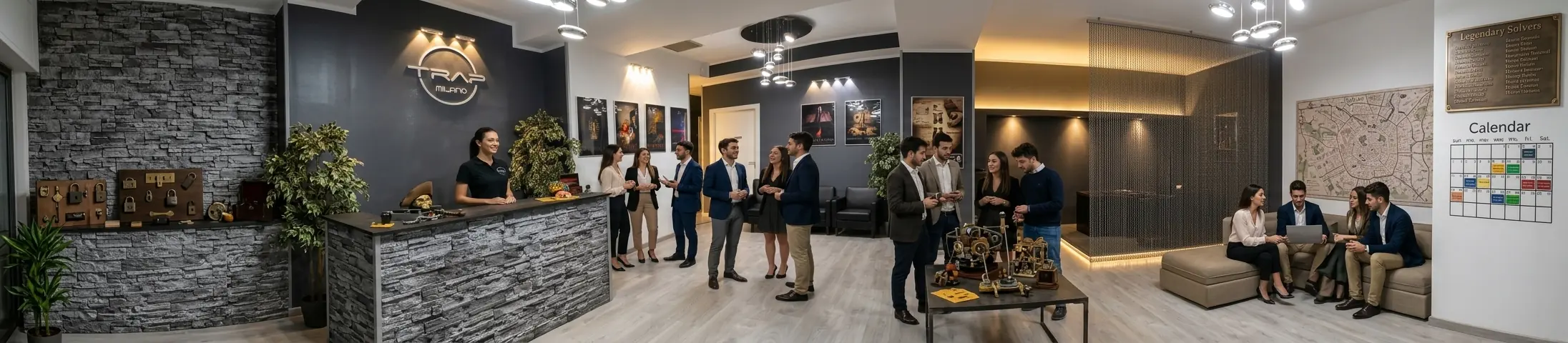 Team building aziendale da Trap Milano: un gruppo di colleghi accolto alla reception prima dell'escape room