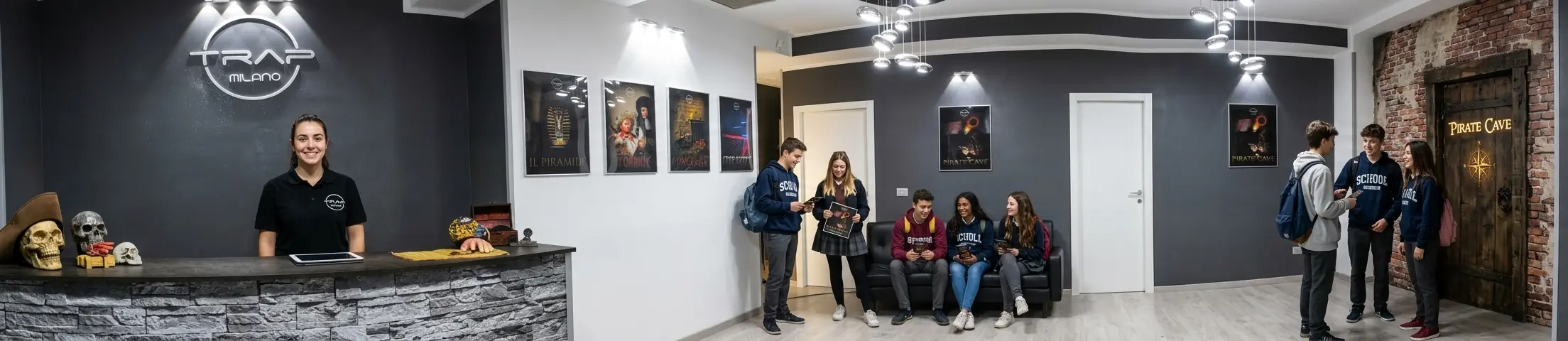 Gita scolastica da Trap Milano: studenti in sala d'attesa prima di entrare nell'escape room